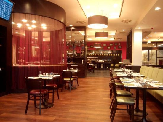 Oleo Pazzo Mediterranean Bistro