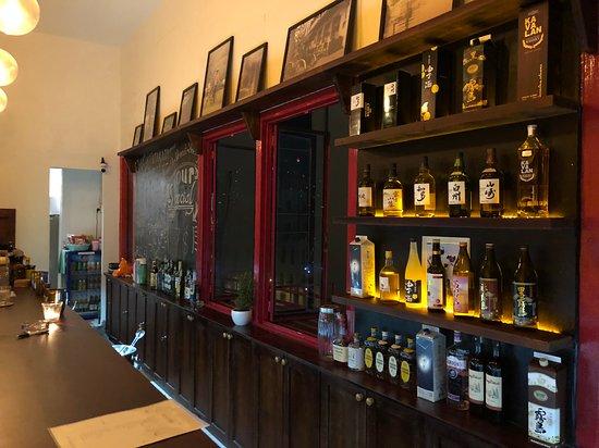 Utakata Cafe Bar